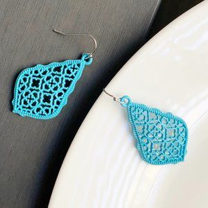 NEW Leaf Filigree Earrings (blue)